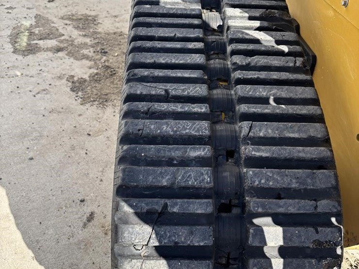 2020-caterpillar-259d3-image-14