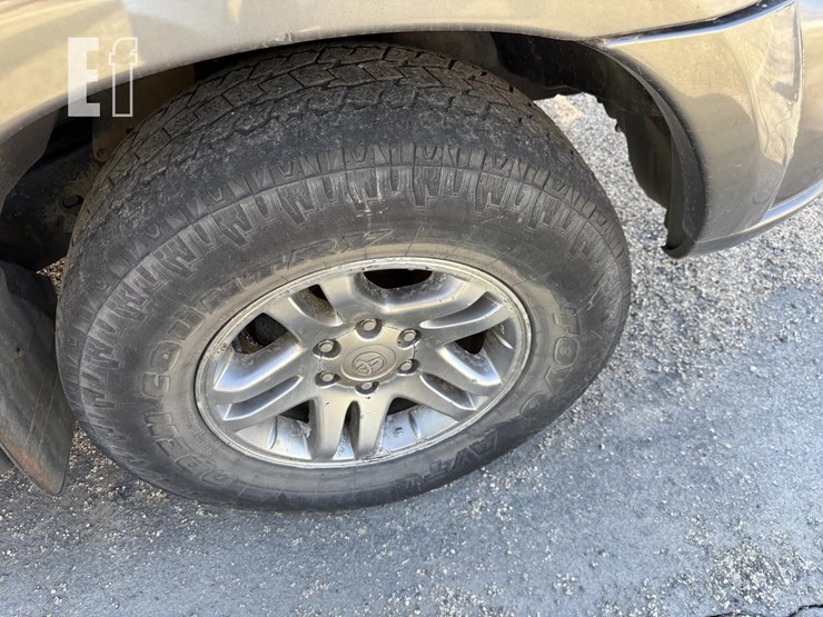 2009-toyota-sequoia-image-4