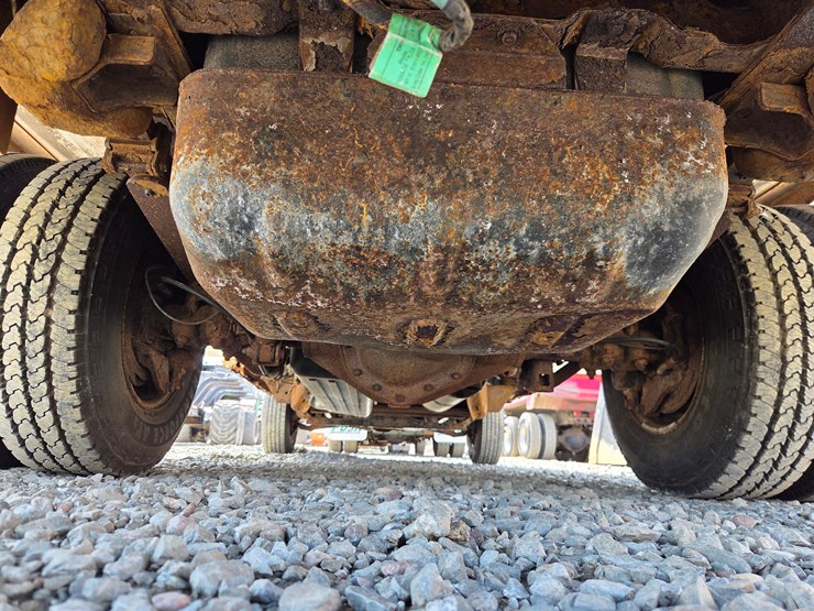 2003-chevrolet-3500-image-29