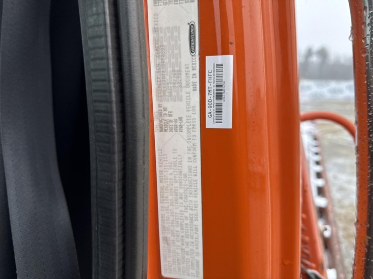 2016-massey-ferguson-8-image-56