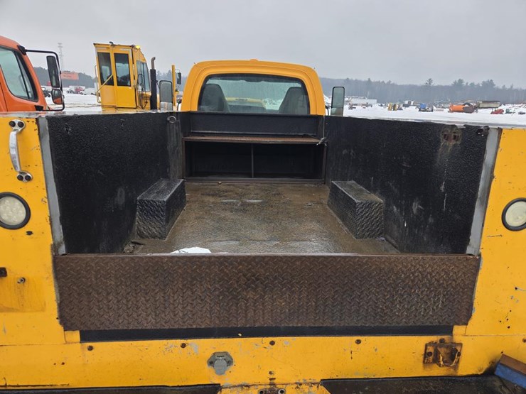 2005-massey-ferguson-8-image-21