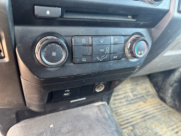 2017-ford-f350-image-36