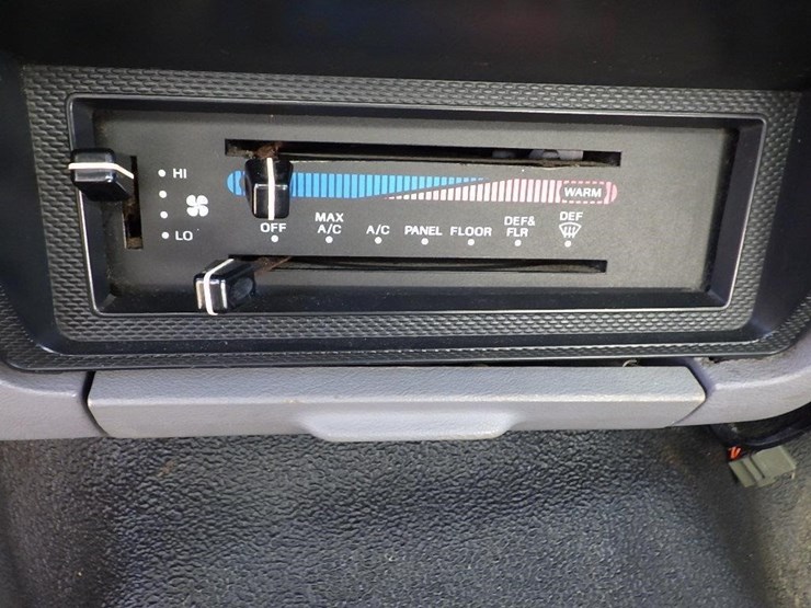 1998-ford-f700-image-30