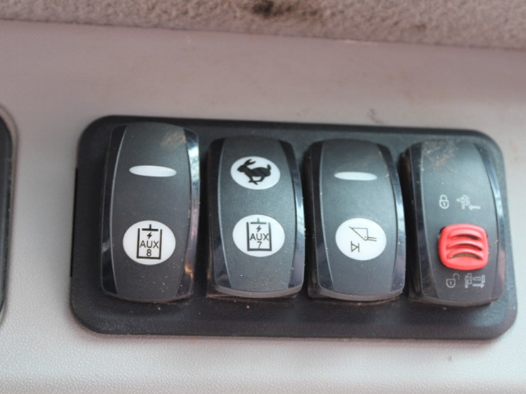 caterpillar-279d-image-28