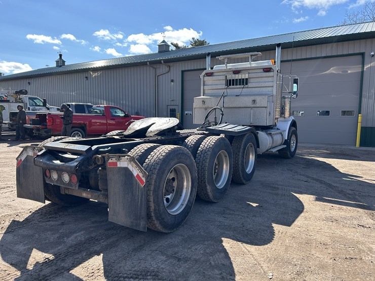 2006-kenworth-t800b-image-5