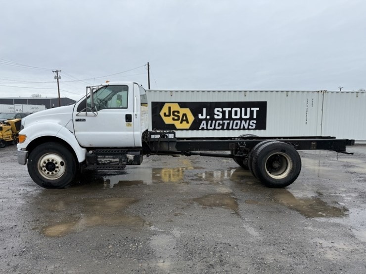 2008-ford-f750-image-7