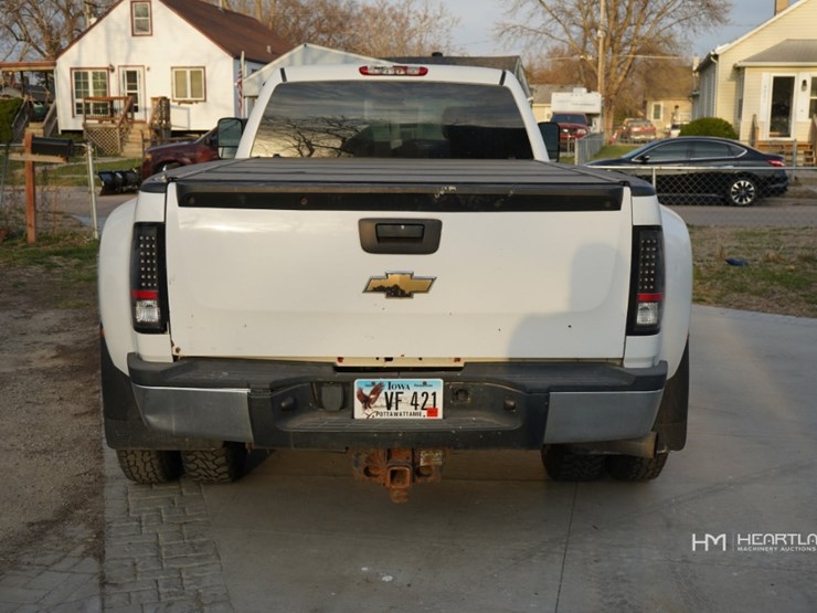 2011-chevrolet-3500hd-image-5