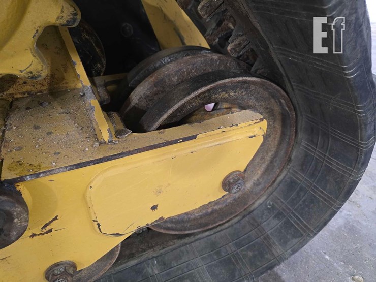 2022-caterpillar-289d3-image-29