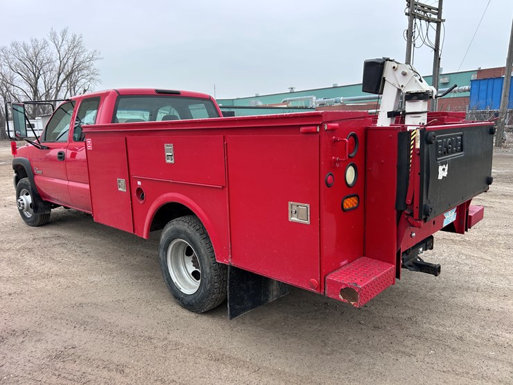 2003-gmc-3500-image-3