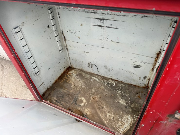 2012-chevrolet-3500-image-28