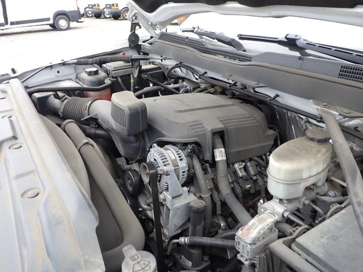 2017-chevrolet-2500-image-14