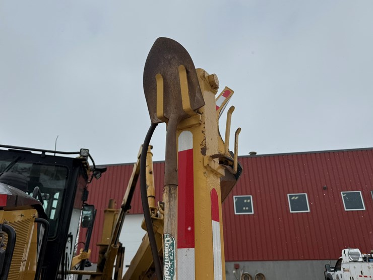 caterpillar-160m-image-52