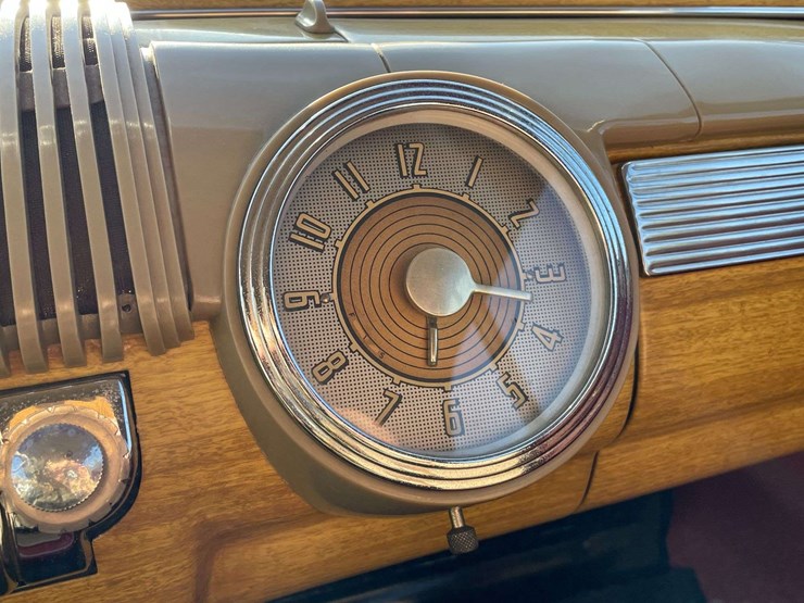 1948-ford-super-deluxe-convertible-image-66