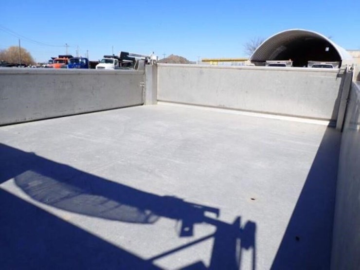 2016-ford-f550-xlt-image-34