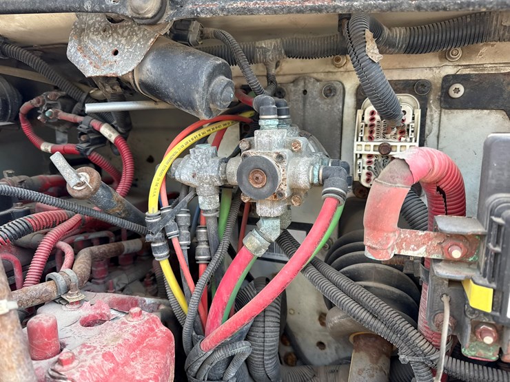 #1070-•-2012-freightliner-boom/crane-truck-image-13