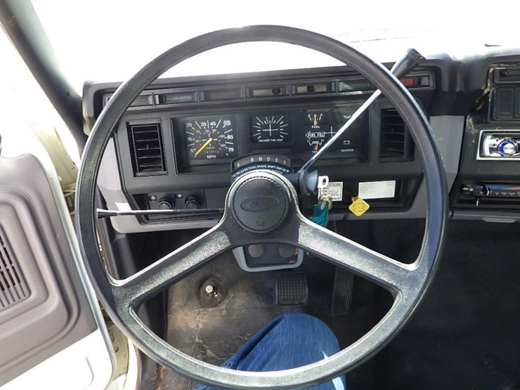 1998-ford-f700-image-23