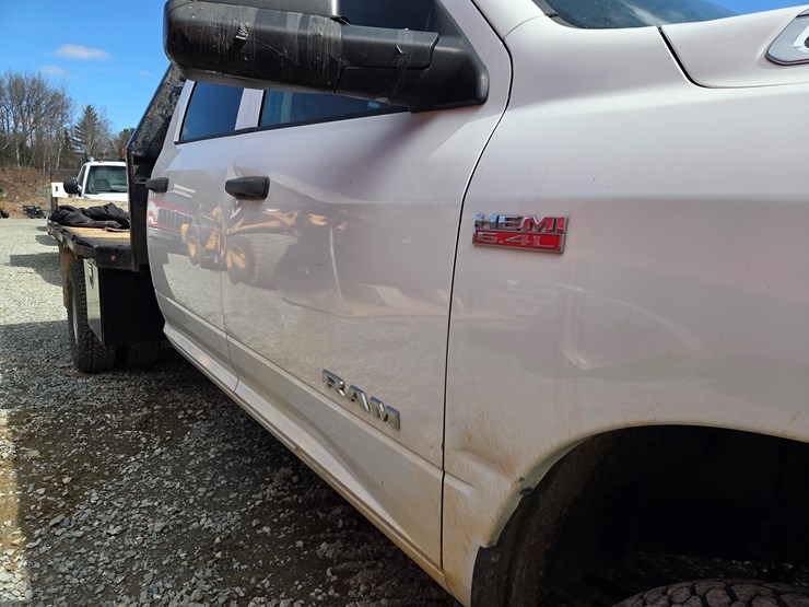 2019-dodge-3500hd-image-14