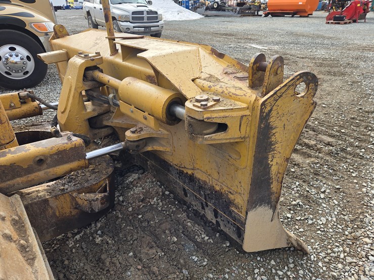 caterpillar-d6n-xl-image-12