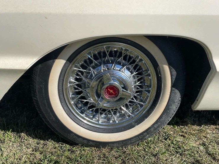 1965-ford-thunderbird-image-27