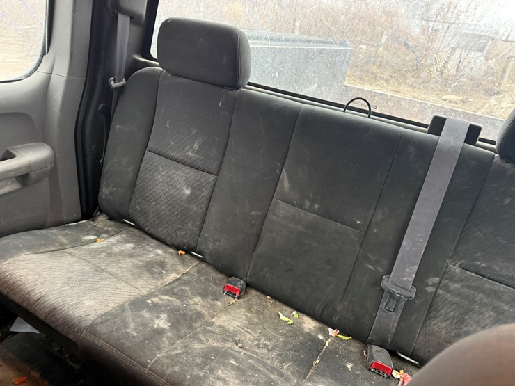 2012-chevrolet-3500-image-37