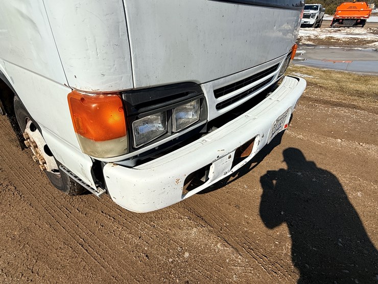 2002-isuzu-npr-image-13