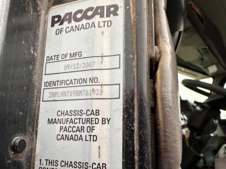 2008-peterbilt-335-image-9
