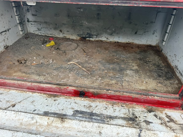 2012-chevrolet-3500-image-27