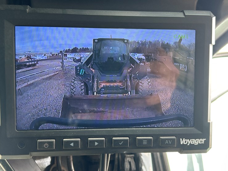 2020-deere-332g-image-47