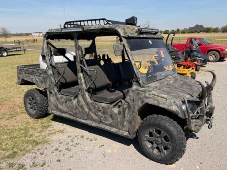 2019-tracker-800sx-le-crew-utv-image-1