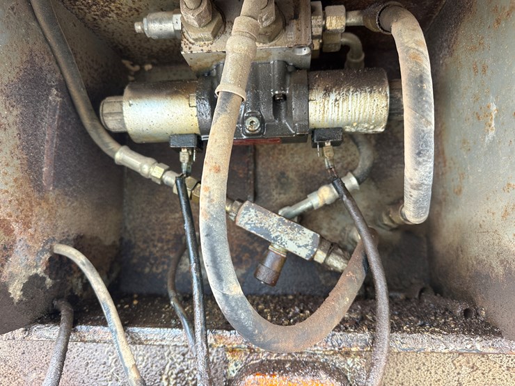 massey-ferguson-8-image-93