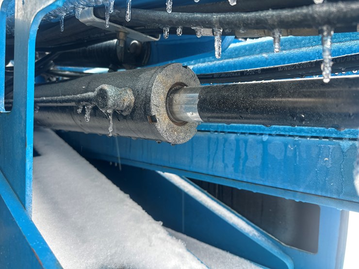 2005-massey-ferguson-8-image-37