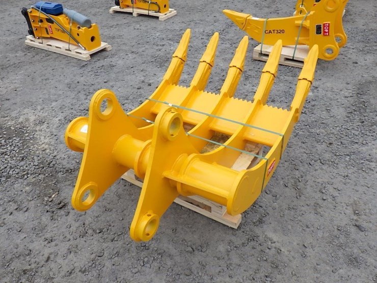 caterpillar-320-image-3