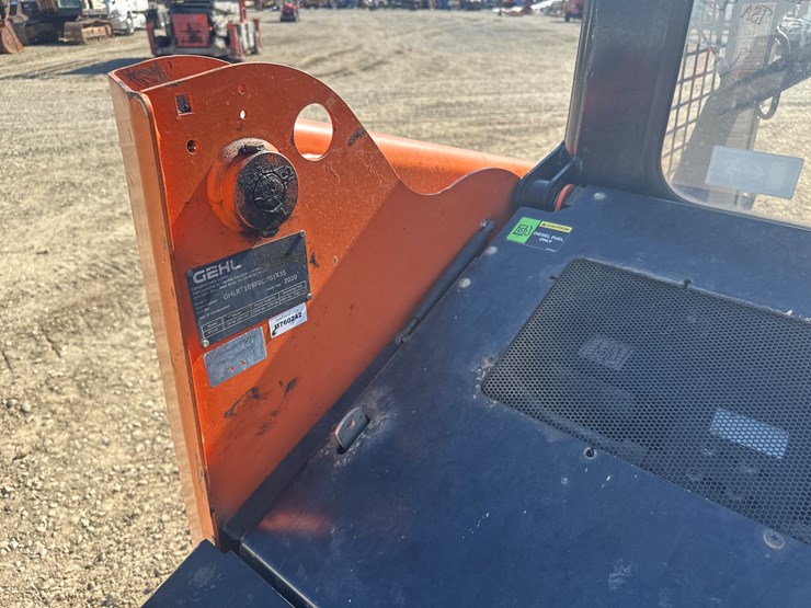 2020-gehl-rt105-image-18