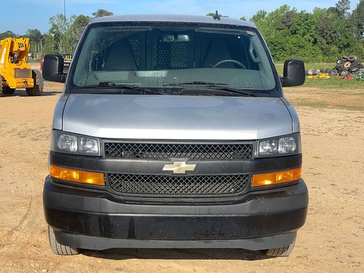 2024-chevrolet-express-2500-image-5
