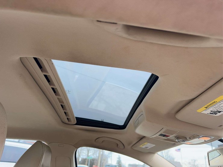 2014-volkswagen-passat-tdi-image-69