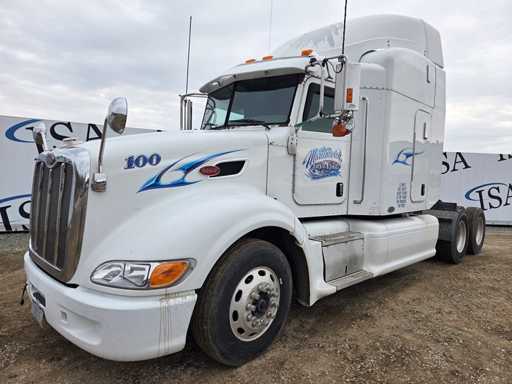 2007-peterbilt-579-image-1