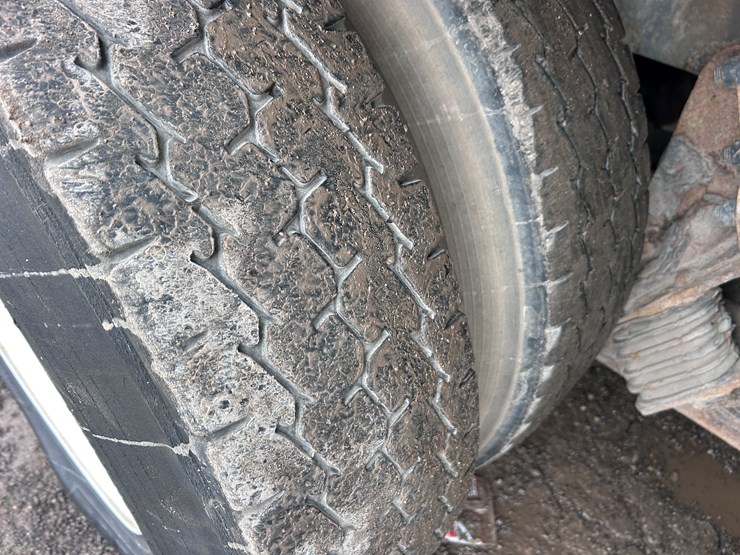 #1690-•-2013-international-7500-6x4-hydro-excavation-truck-image-73