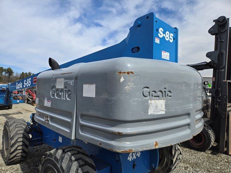2007-genie-s85-image-22