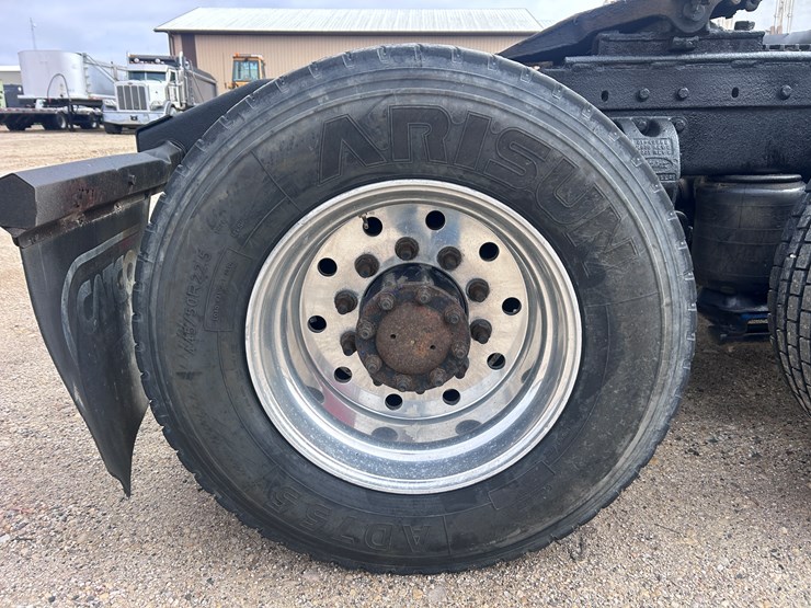 1999-peterbilt-379-image-85