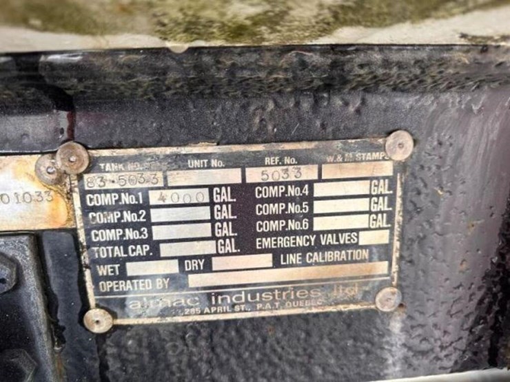 2008-peterbilt-335-image-7