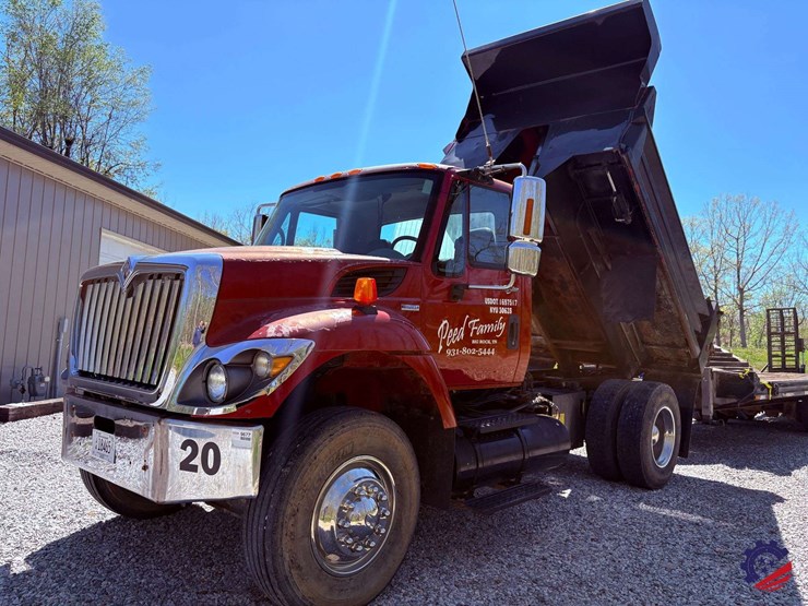 2007-international-7400-image-70