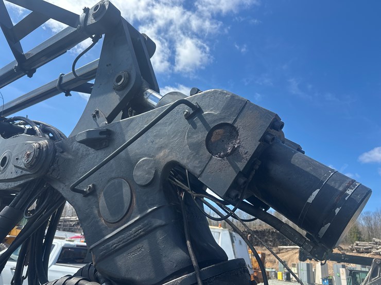 2011-deere-1270e-image-42