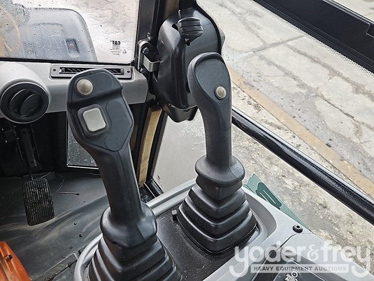 2016-caterpillar-907m-image-28