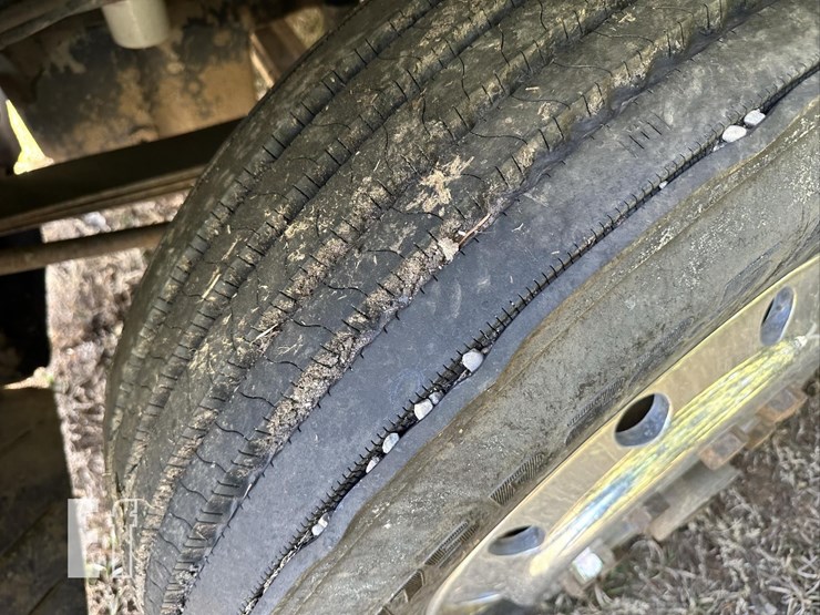 1991-freightliner-fld120-image-26