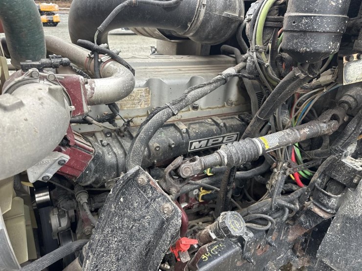 2009-massey-ferguson-8-image-42