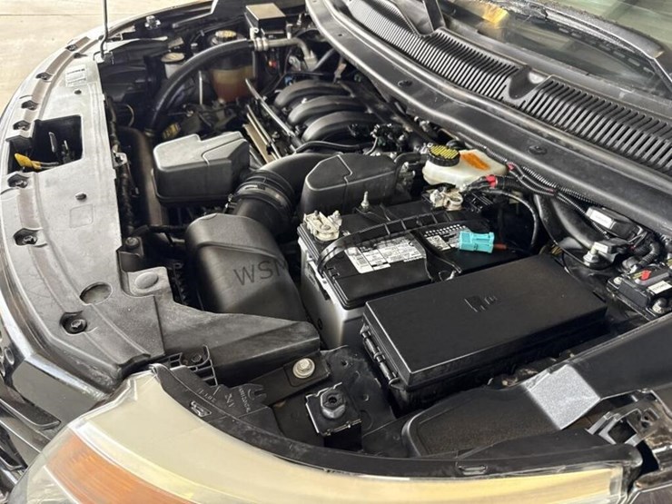 2013-ford-explorer-image-16