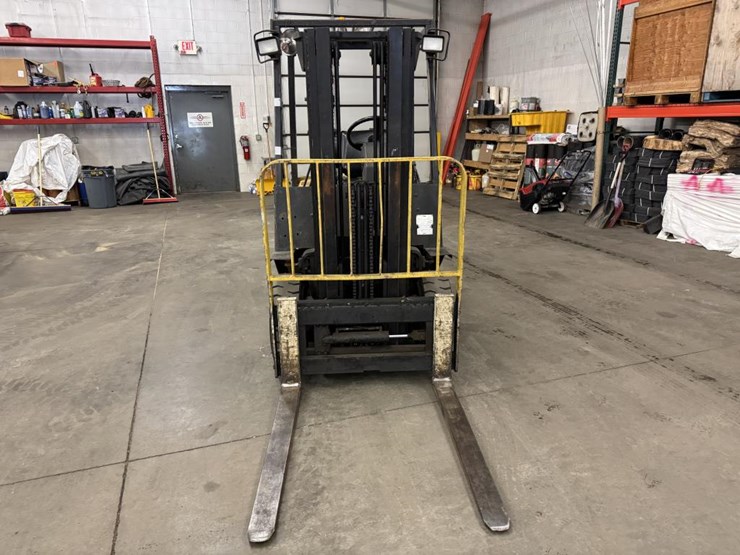 #2227-•-yale-a673971-forklift-image-8