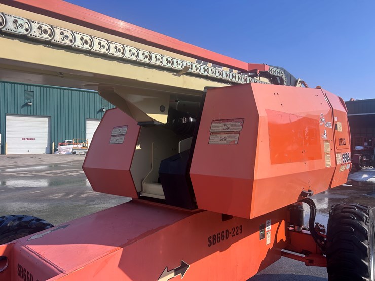 2011-jlg-660sj-image-10