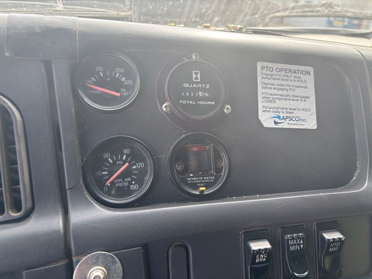 1999-sterling-l9513-image-31