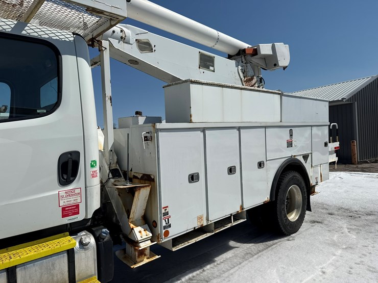 #1070-•-2012-freightliner-boom/crane-truck-image-22